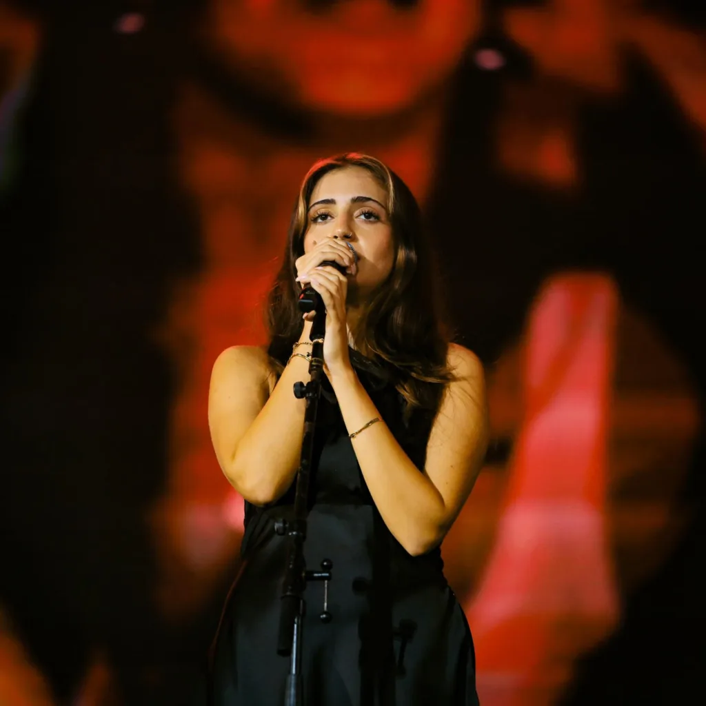 שיר וולף - זמרת